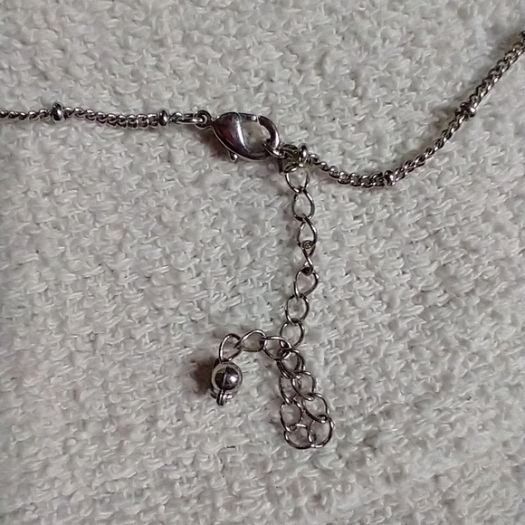 Silvertone large round pendant chain statement runway necklace - Picture 4 of 4